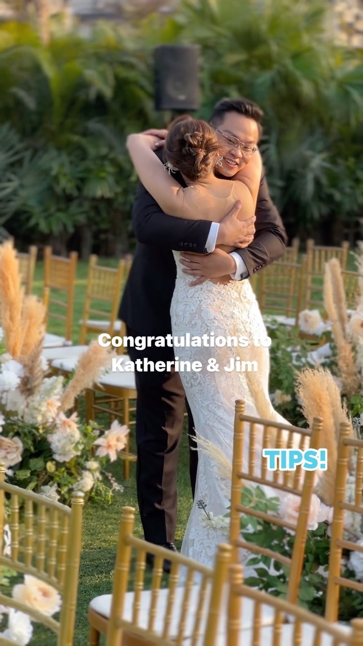 Congratulations to Katherine & Jim 今天新人的情深擁抱，緊緊抱著對方，承諾給對方一生溫暖和幸福。 TIPS
1. 不需要最好陽光
2. 沒有專業器材
3. 只需要愛
