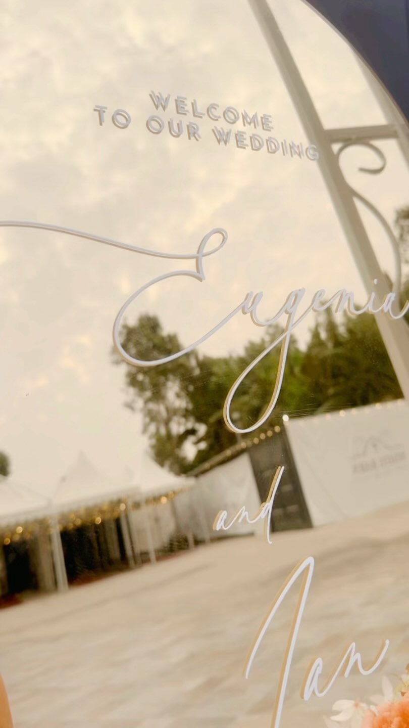 Congratulations to Eugenia & Ian Photo & video @dwproductionhk MUA @lingfungmakeup
Decor @flerfe.co 