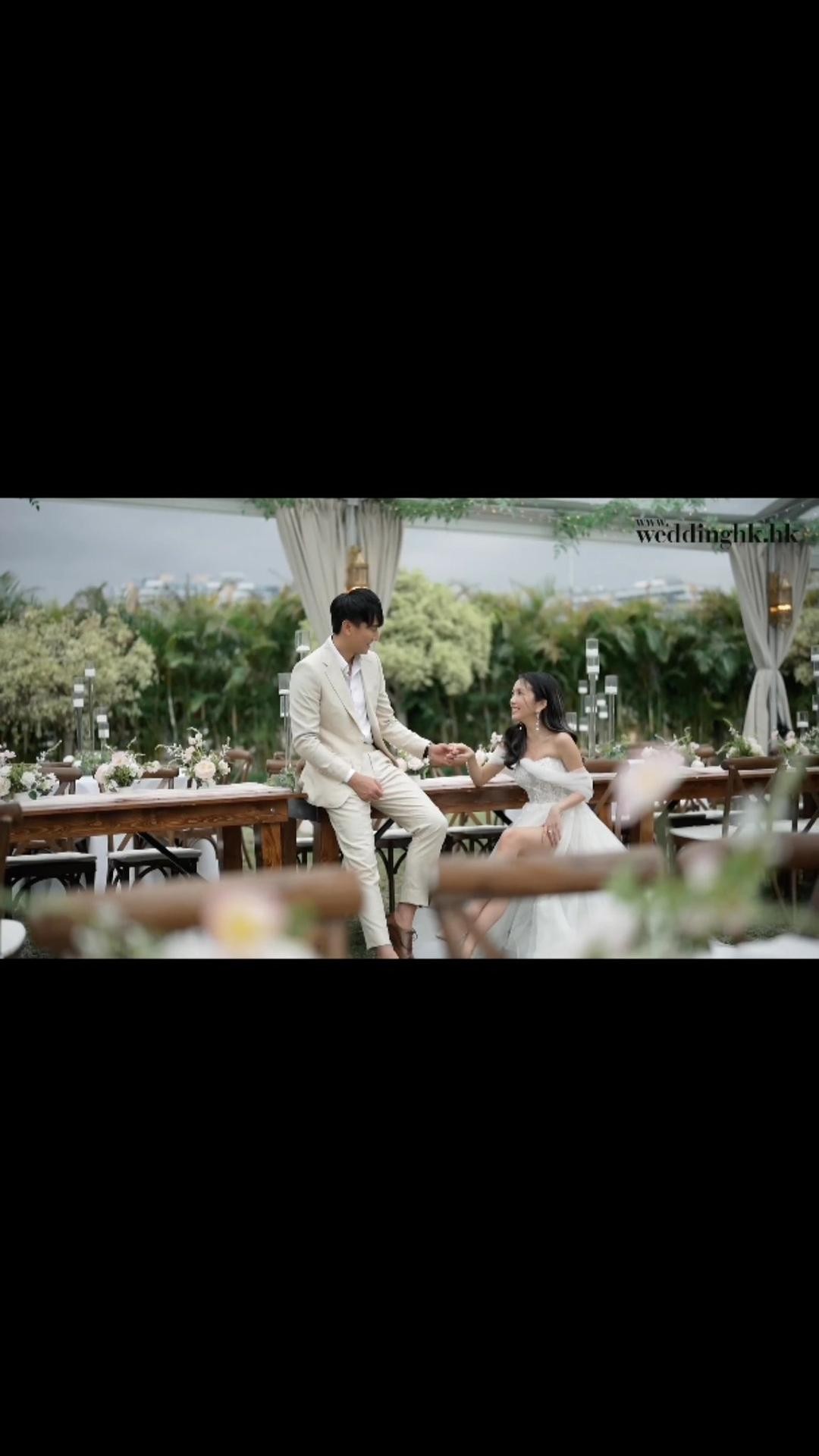 - 早前於 @thewhitebarnhk 舉行帳篷婚禮體驗日，天朗氣清，吸引了很多準新人參加，除了實地參觀場地以及首次開放全新場地Greenhouse。當日還有多個精彩活動：超過20間人氣婚禮品牌進