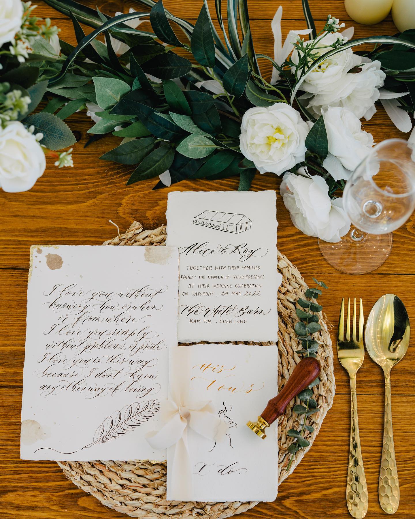 優雅的書法是西式婚禮不可少的元素
@lovespreading_hk Venue
@thewhitebarnhk
Photography @manfred.photography