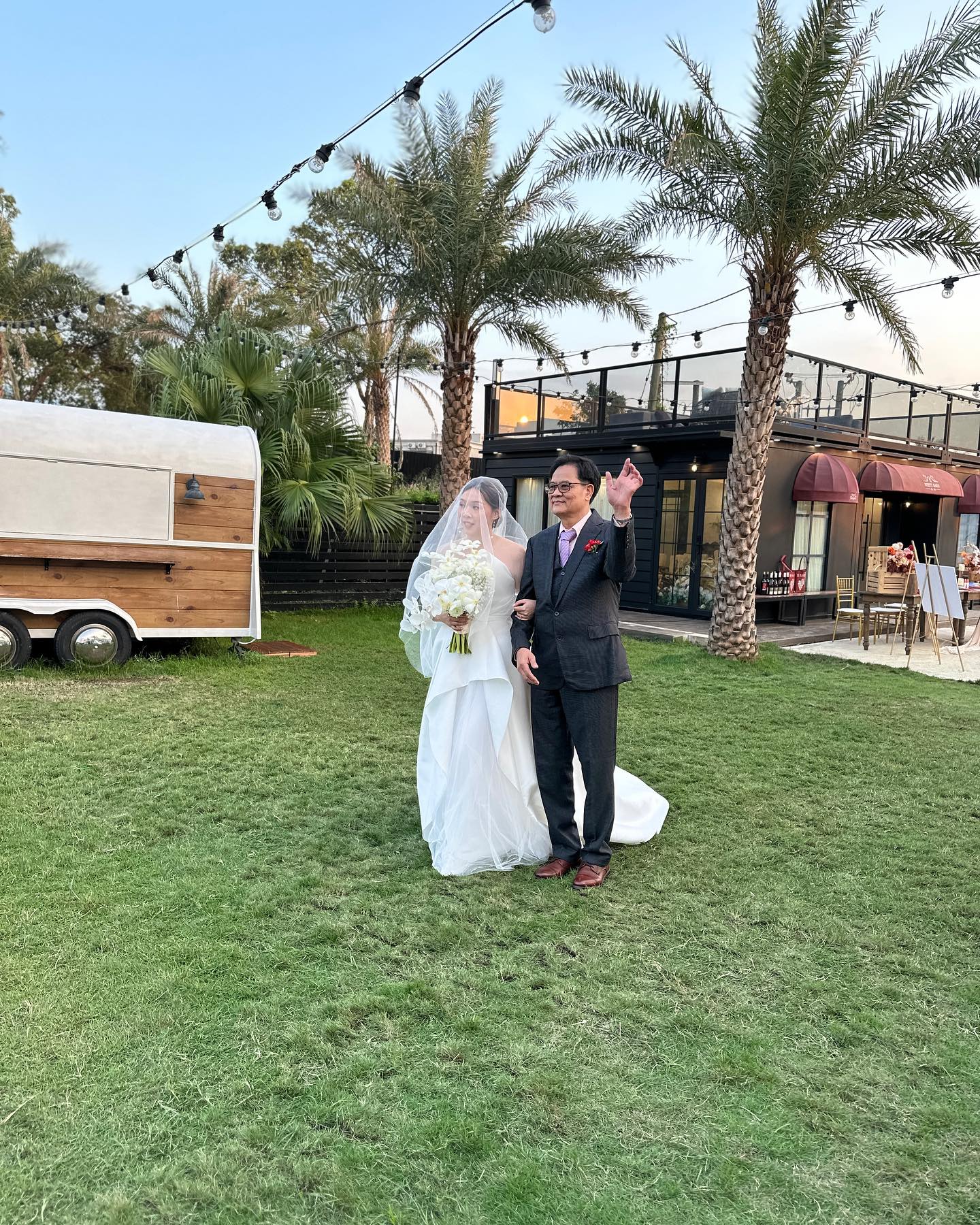 Congratulations to Farrah & Cyrus Civil celebrant: @woshum Photography @aupho.we (1)